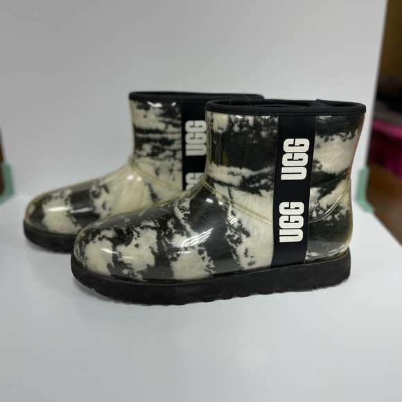 UGG Shoes - UGG Women’s Black and Cream Boots